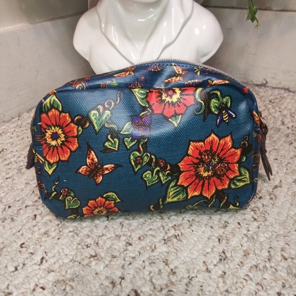 Sakroots "Love Love" Boho Multi Blue & Orange Floral, Zip Top Make-up Case - Picture 2 of 8